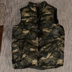 Old Navy Black Puffer Vest